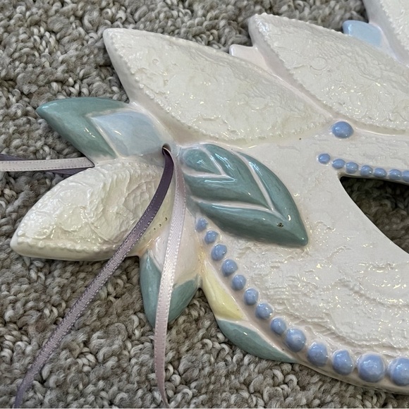 Mardi Gras Adult Face Mask Wall Plaque Iridescent White Soft Blue Painted FLAW - Picture 2 of 14